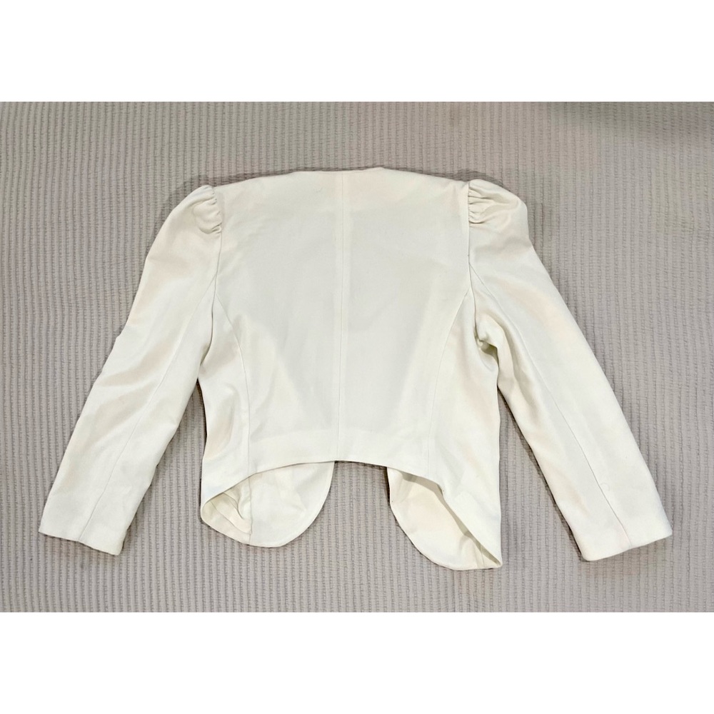 Chic White Blazer - image 3